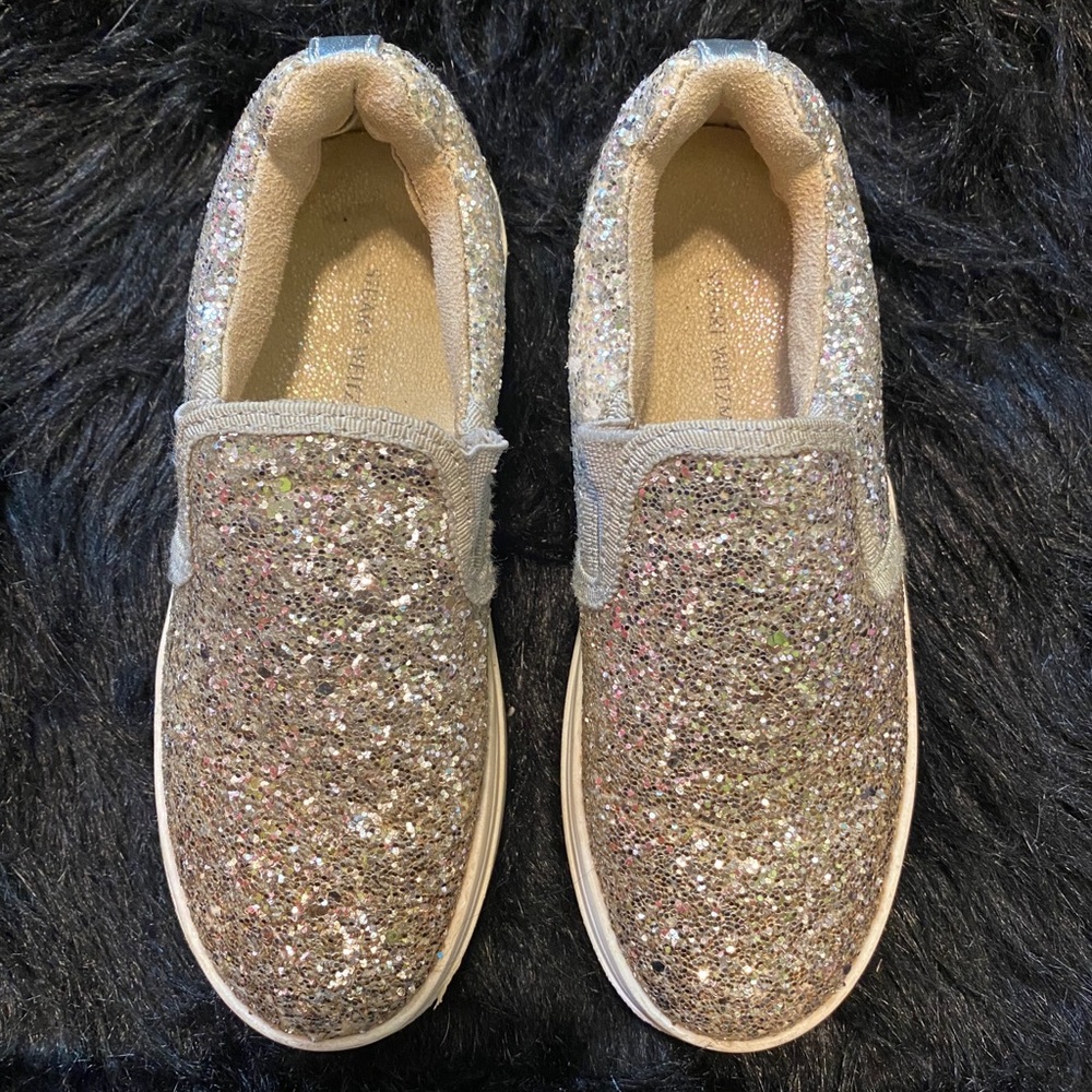 Girls shoes